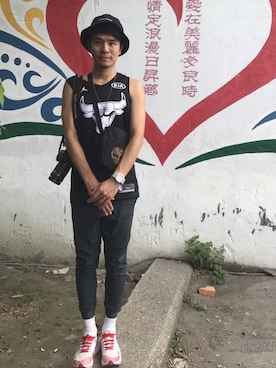 「travel」｜「アイテム（腕時計）」を使った、Steven Pengさん（メンズ・180cm）の夏コーディネート