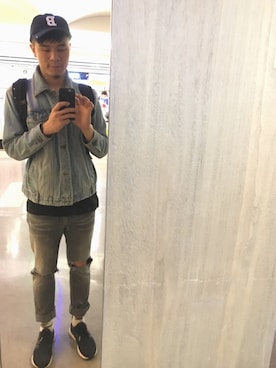 「blue」｜「アイテム（デニムジャケット）」を使った、Steven Pengさん（メンズ・180cm）の夏コーディネート
