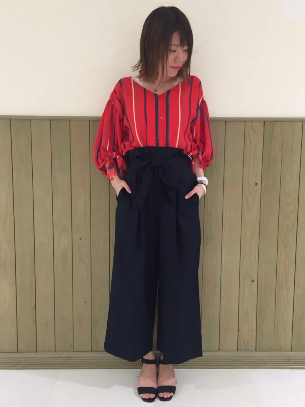 「PAGEBOYのストライプ袖リボンブラウス（シャツ/ブラウス、レッド系）」を使った、っちさん（レディース・158cm）の夏コーディネートの1枚目の写真