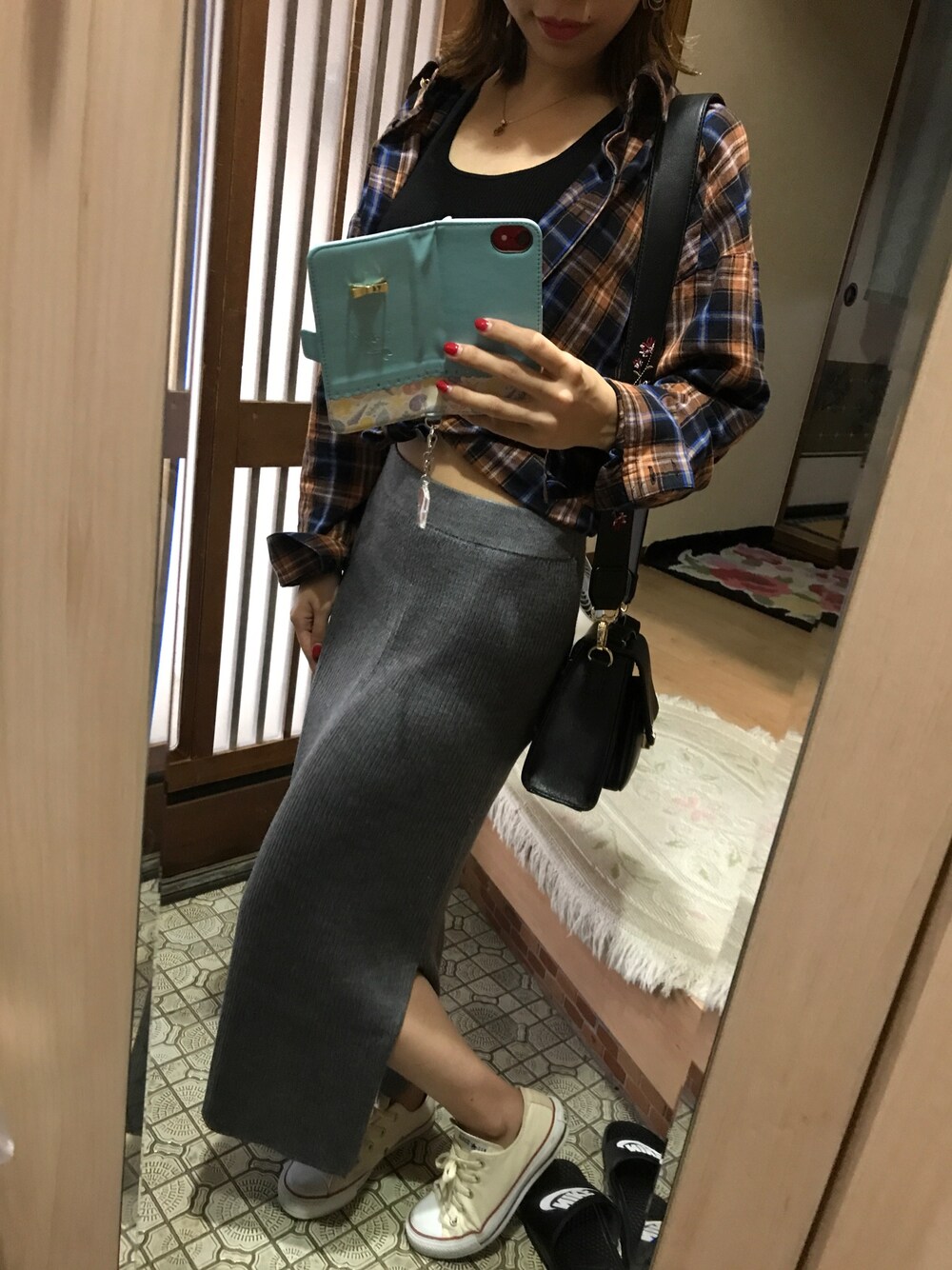 「PAGEBOYのビエラチェックシャツ（シャツ/ブラウス、ブルー系）」を使った、っちさん（レディース・158cm）の秋コーディネートの1枚目の写真