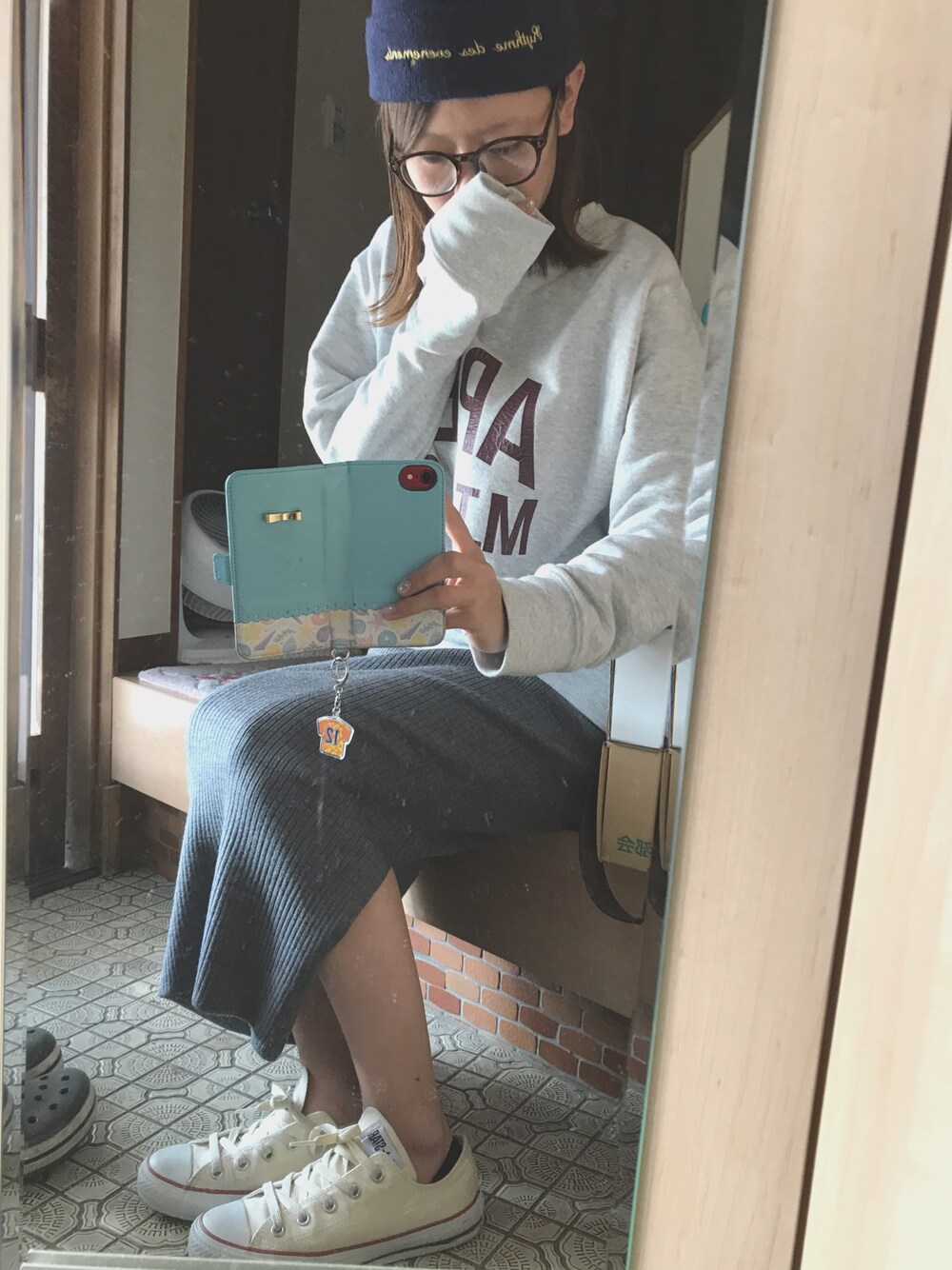 「LEPSIMのアソートカレッジトレーナー　770636（スウェット、グレー系）」を使った、っちさん（レディース・158cm）の秋コーディネートの1枚目の写真
