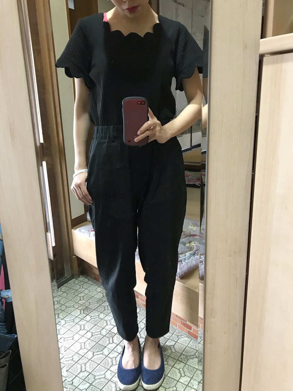 「PAGEBOYのアイテム（Tシャツ/カットソー、ブラック系）」を使った、っちさん（レディース・158cm）の春コーディネートの1枚目の写真