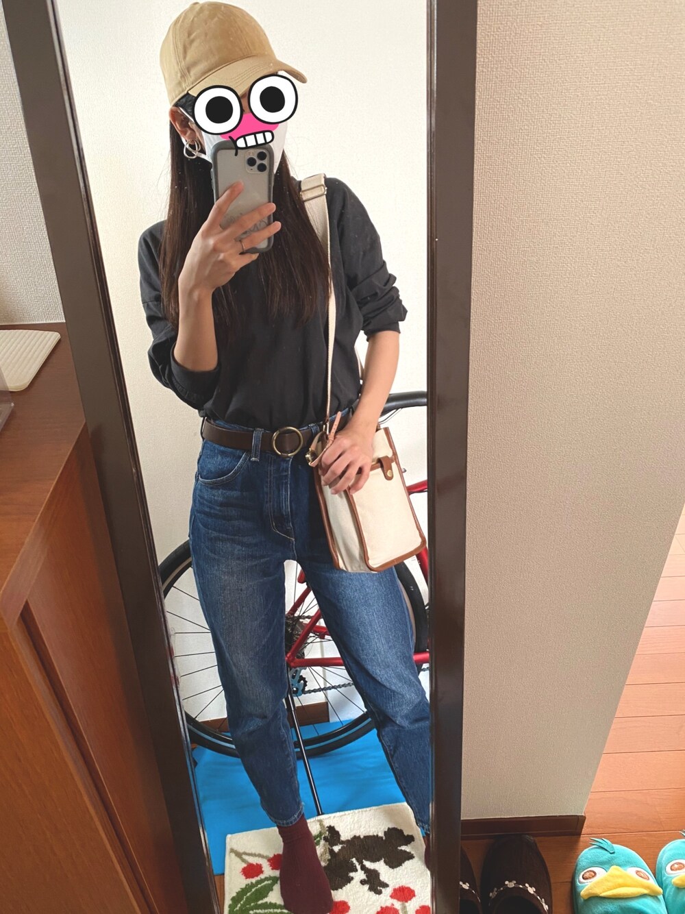 「LEPSIMのキャンバスミニショルダー　824782（ショルダーバッグ、ホワイト系）」を使った、っちさん（レディース・158cm）の冬コーディネートの1枚目の写真