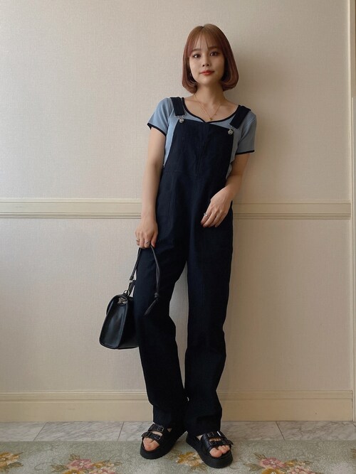 fumi is wearing jumelle "wide overall"