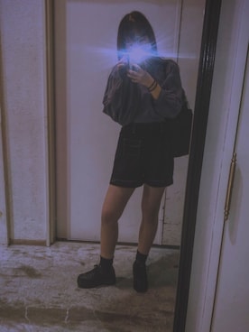 「パープル×黒」｜「アイテム（トートバッグ）」を使った、ちゃんまーさん（レディース・158cm）の秋コーディネート