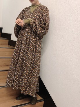 「アイテム（その他シューズ、グリーン系）」を使った、miokaさん（レディース・162cm）の秋コーディネート