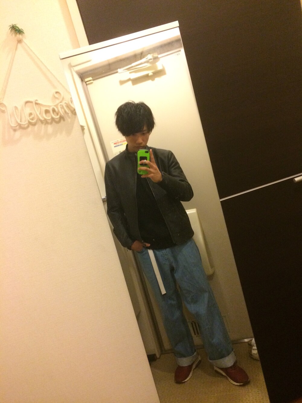 「秋のコーデ、シンプル、おしゃれさんと繋がりたい、スニーカー、スウェット、古着、無地党、モード、ライダース、ブラック」｜「VIVIFYのピアス/フープ/シンプル（ピアス（片耳用）、シルバー系）」を使った、RAICHEさん（メンズ・168cm）の秋コーディネートの1枚目の写真