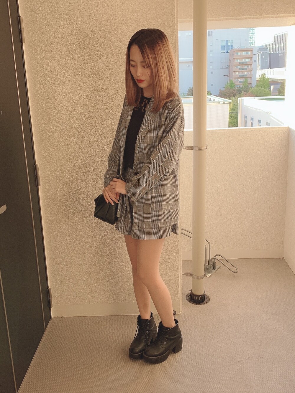 「シンプルコーデ、秋のコーデ、プチプラ、セットアップ、チェック、ショートパンツ」｜「SpRayのアイテム（フォーマルスーツ/小物、グレー系）」を使った、NAMIさん（レディース・166cm）の秋コーディネートの1枚目の写真