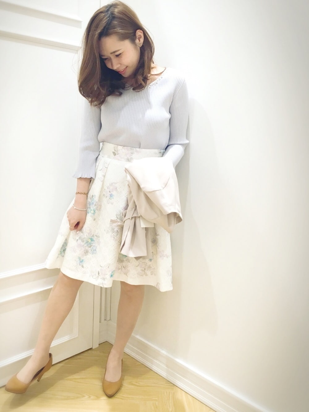 「春コーデ、willselection、ウィルセレクション、BSTR、ウィルガール、花柄、レース、水色、キレイめ、おでかけ」｜「WILLSELECTIONのアイテム（ニット/セーター、ブルー系）」を使った、yuka.c5さん（レディース・159cm）の冬コーディネートの1枚目の写真
