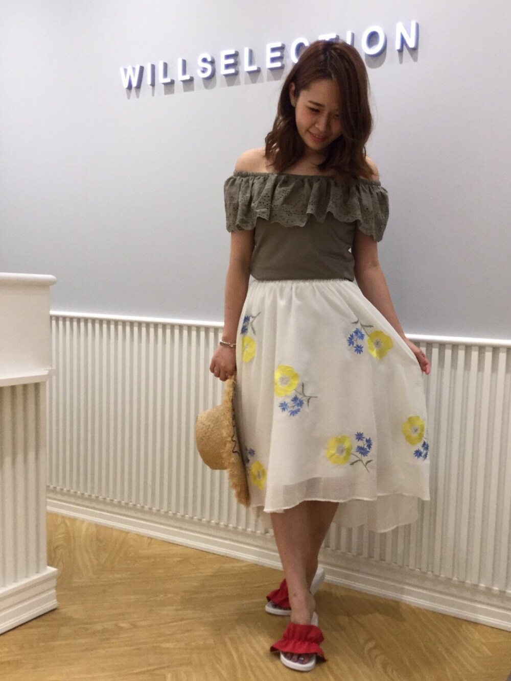 「willselection、ウィルセレクション、ウィルガール、BSTR、刺繍、カジュアル、フィッシュテール、オフショル、カーキ、レース」｜「WILLSELECTIONのレーススカラ２ＷＡＹプルオーバー（Tシャツ/カットソー、グリーン系）」を使った、yuka.c5さん（レディース・159cm）の夏コーディネートの1枚目の写真