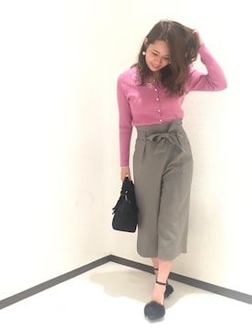 「グレーパンツ」｜「アイテム（アンサンブル）」を使った、yuka.c5さん（レディース・159cm）の秋コーディネート