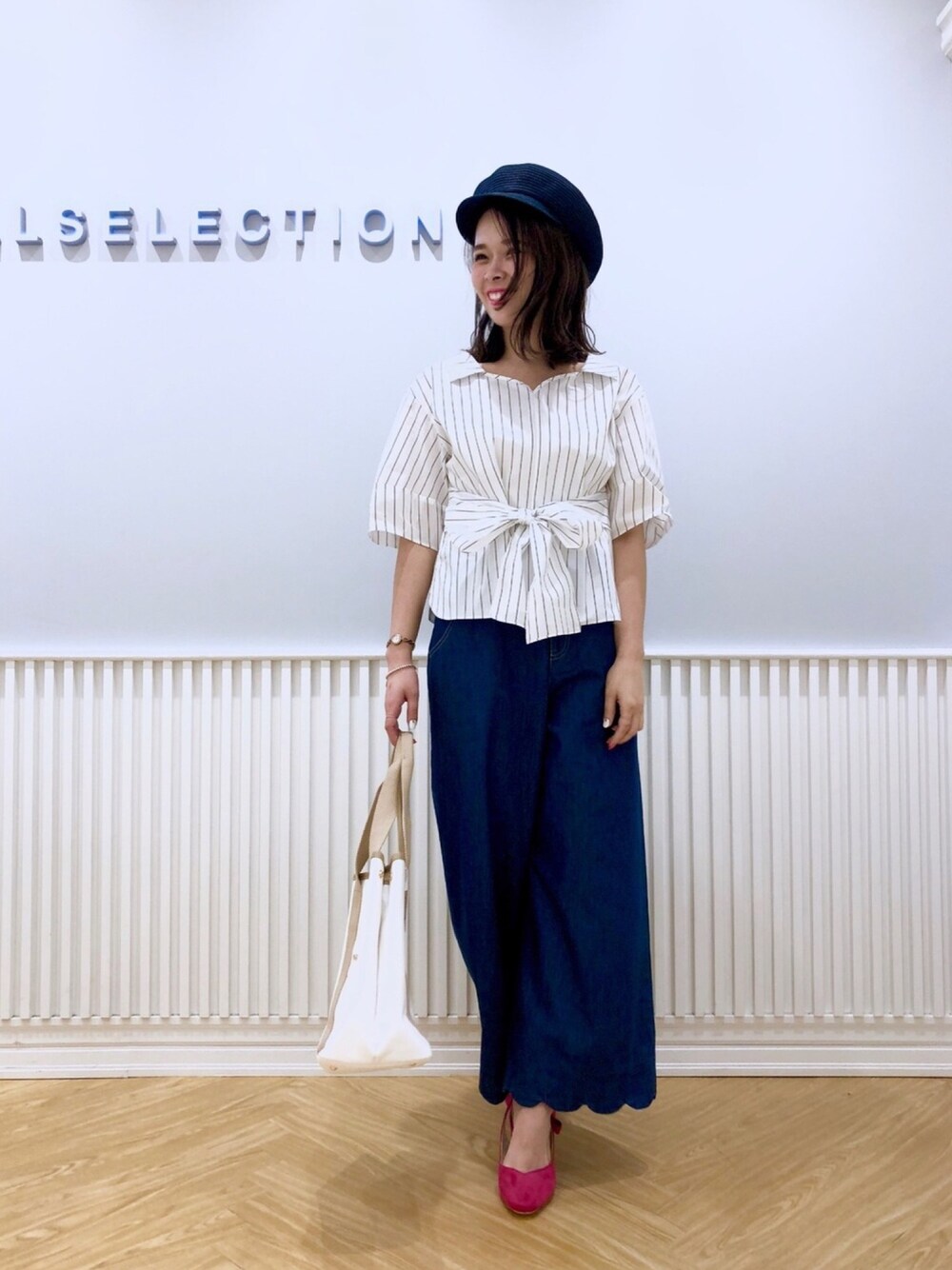 「ウィルセレクション、willselection、ウィルガール、ワイドパンツ、ストライプシャツ、キャスケット、トートバッグ、抜き襟、パンツスタイル」｜「WILLSELECTIONの【雑誌掲載】【CanCamまいまいコラボ】スカラップデニムパンツ（デニムパンツ、ブルー系）」を使った、yuka.c5さん（レディース・159cm）の夏コーディネートの1枚目の写真