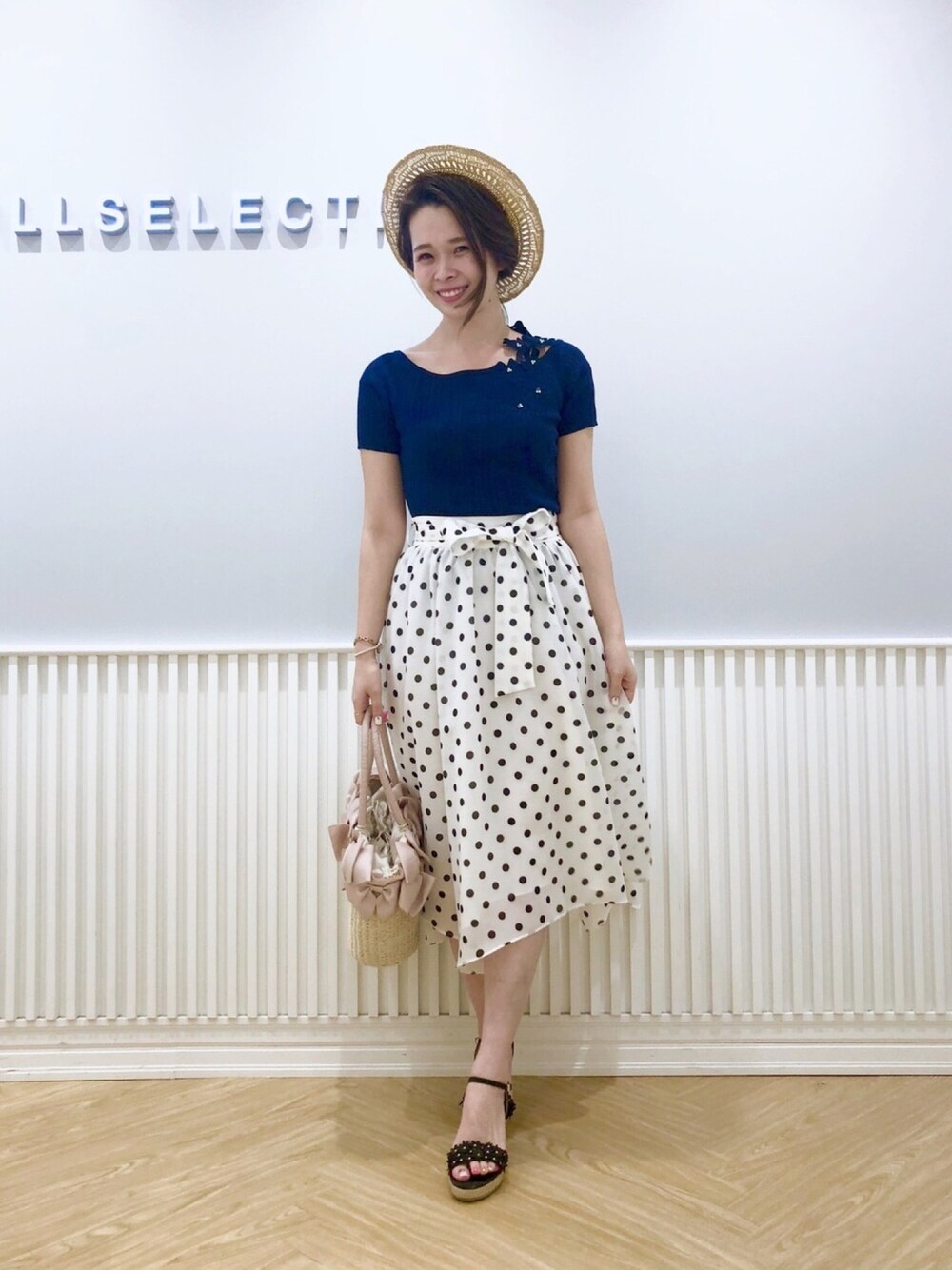 「ウィルセレクション、willselection、ウィルガール、ドット、ドットスカート、ワンショルダー、カンカン帽、かごバッグ、夏コーデ、サンダル」｜「WILLSELECTIONの【雑誌掲載】モアリボンかごＢＡＧ（トートバッグ、ピンク系）」を使った、yuka.c5さん（レディース・159cm）の夏コーディネートの1枚目の写真