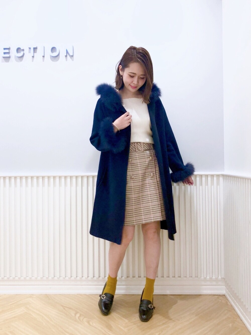 「ウィルセレクション、秋のブラウンスタイル、willselection、ウィルガール、コーディガン、チェック、チェックスカート、ソックス、ローファー、秋のコーデ」｜「WILLSELECTIONのモールチェックコクーンスカート（スカート、ベージュ系）」を使った、yuka.c5さん（レディース・159cm）の秋コーディネートの1枚目の写真