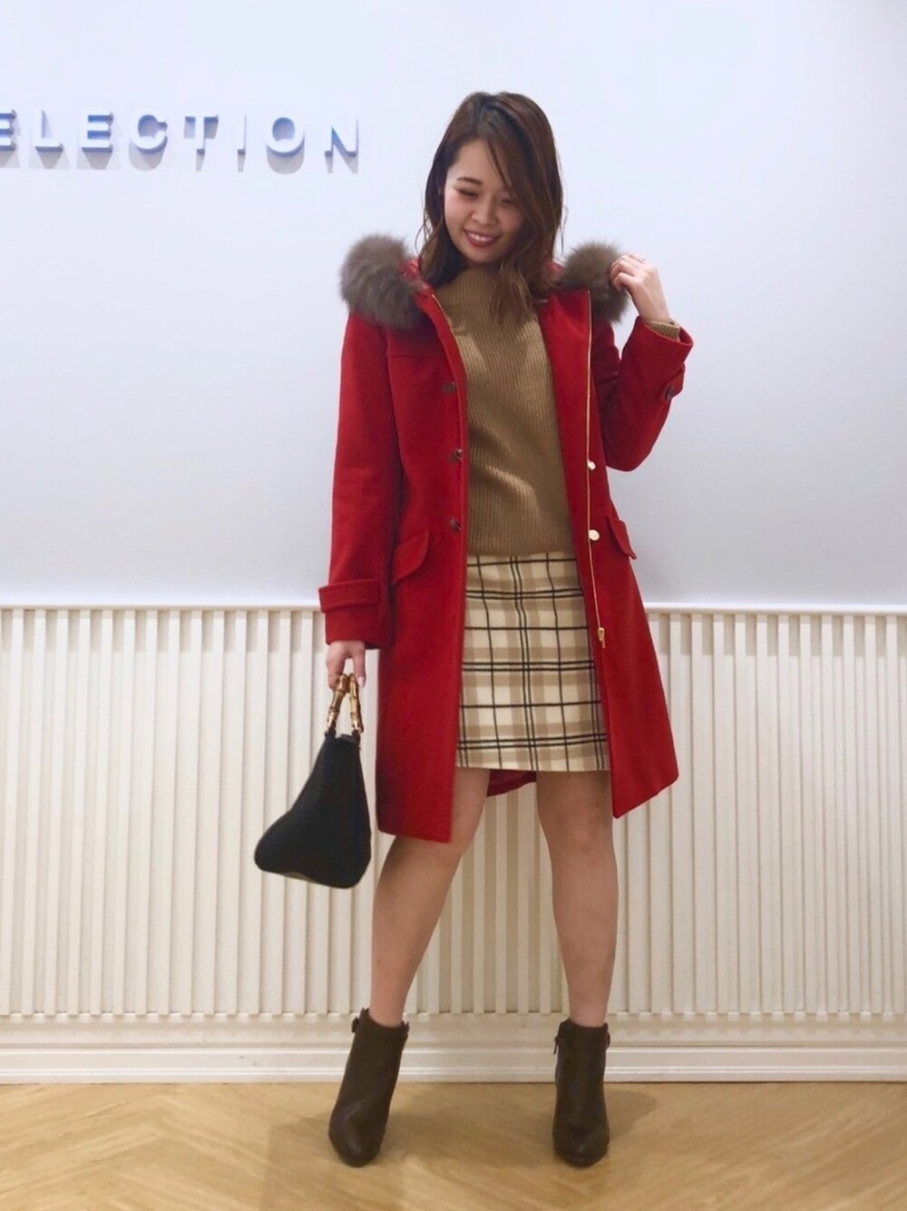 「ウィルセレクション、willselection、ウィルガール、ダッフルコート、赤、赤コート、チェック、チェックスカート、キャメル、キャメルニット」｜「WILLSELECTIONのショートブーツ（ブーツ、ブラウン系）」を使った、yuka.c5さん（レディース・159cm）の冬コーディネートの1枚目の写真
