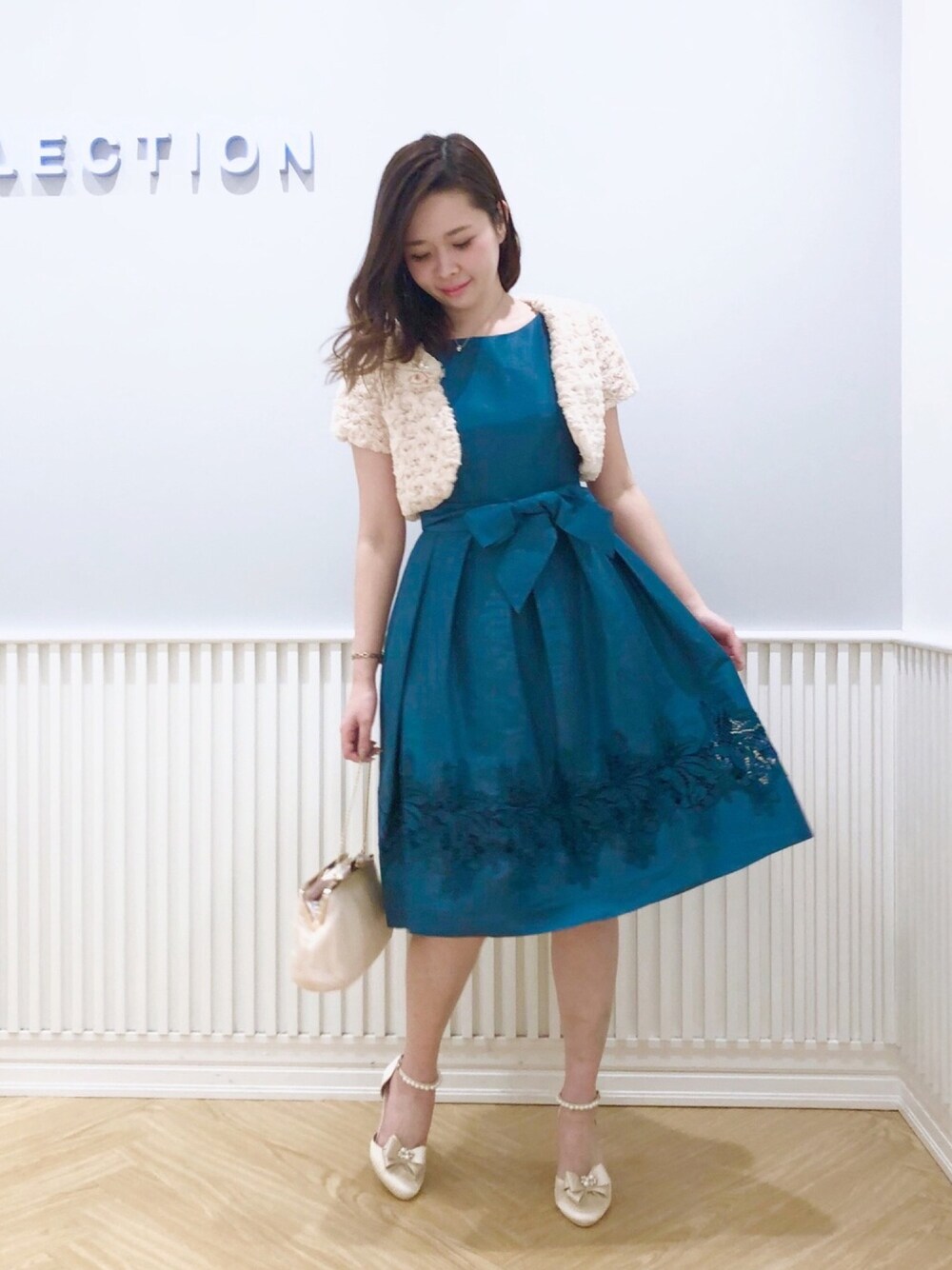 「willselection、ウィルセレクション、ウィルガール、ドレス、結婚式、ボレロ、モスグリーン、お呼ばれスタイル」｜「WILLSELECTIONのグログランスソレースドレス（ワンピース、グリーン系）」を使った、yuka.c5さん（レディース・159cm）の冬コーディネートの1枚目の写真