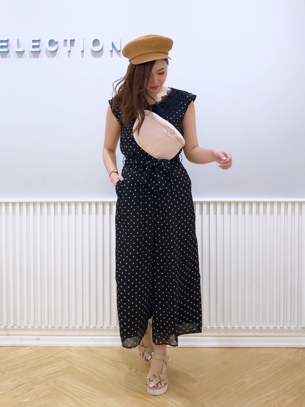 「ロンパース、コンビネゾン、ドツト、黒、ボディバッグ、キャスケット、スポーツサンダル、ウィルセレクション、ウィルガール、willselection」｜「WILLSELECTIONのアイテム（シューズ、ベージュ系）」を使った、yuka.c5さん（レディース・160cm）の夏コーディネートの1枚目の写真