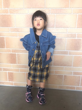 「apres les cours（アプレレクール）のアイテム（ジャンパースカート）」を使った、ayaさん（キッズ・90cm）の秋コーディネート