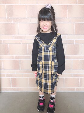 「apres les cours（アプレレクール）のアイテム（ジャンパースカート）」を使った、ayaさん（キッズ・90cm）の秋コーディネート