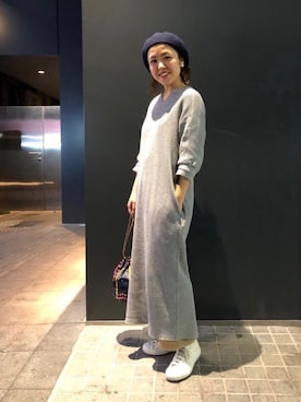 「ワンピース×スニーカー」｜「アイテム（財布/小物）」を使った、もぎさん（レディース・153cm）の冬コーディネート