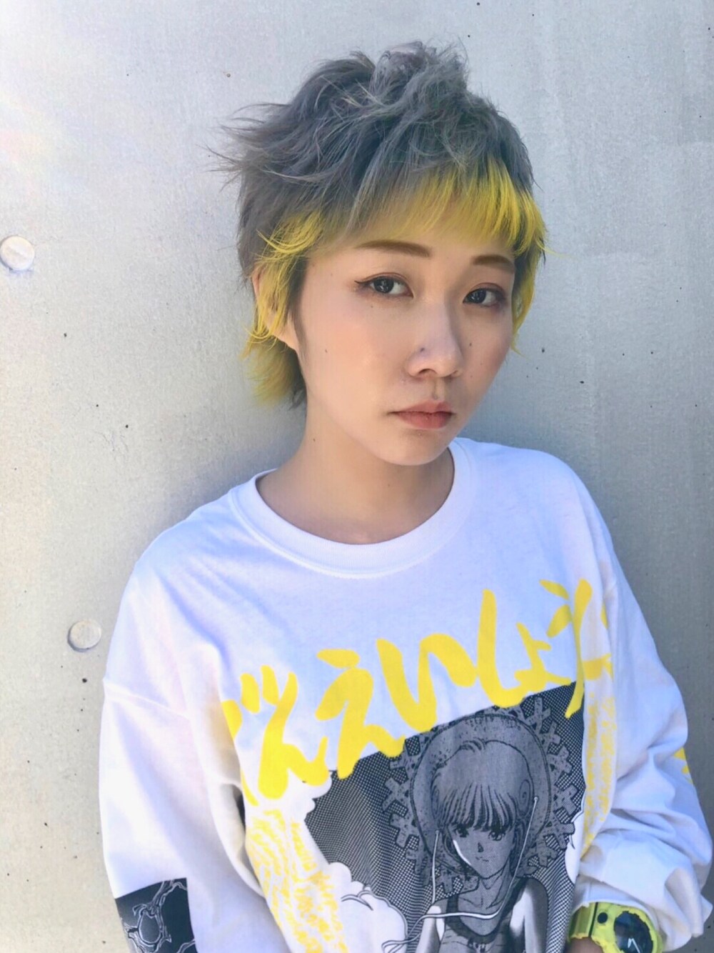「夏、ロングTシャツ、ロングシャツ、電影少女、flagstuff、ラクチンコーデ、白、ショートヘア、ウルフカット、シンプル」｜「FLAGSTUFFのアイテム（Tシャツ/カットソー、ホワイト系）」を使った、aoiさん（レディース・165cm）の夏コーディネートの1枚目の写真