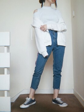 「H&M（エイチ・アンド・エム）のアイテム（パーカー、ホワイト系）」を使った、Jess Charonさん（レディース・168cm）の夏コーディネート
