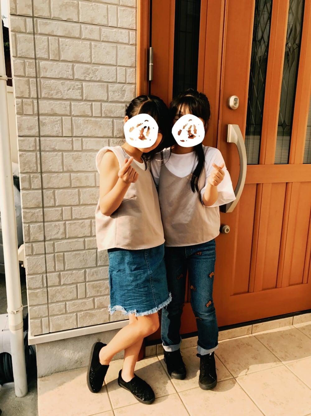 「BRANSHESの6分袖フレアTシャツ（Tシャツ/カットソー、ホワイト系）」を使った、mmkyさん（キッズ・132cm）の春コーディネートの1枚目の写真