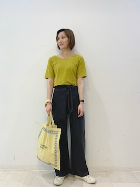 「MHL.（エムエイチエル）のアイテム（スニーカー）」を使った、なんぼ みなみさん（レディース・165cm）の春コーディネート