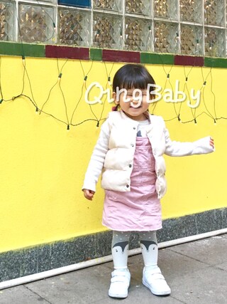 i_zhi is wearing babyGAP