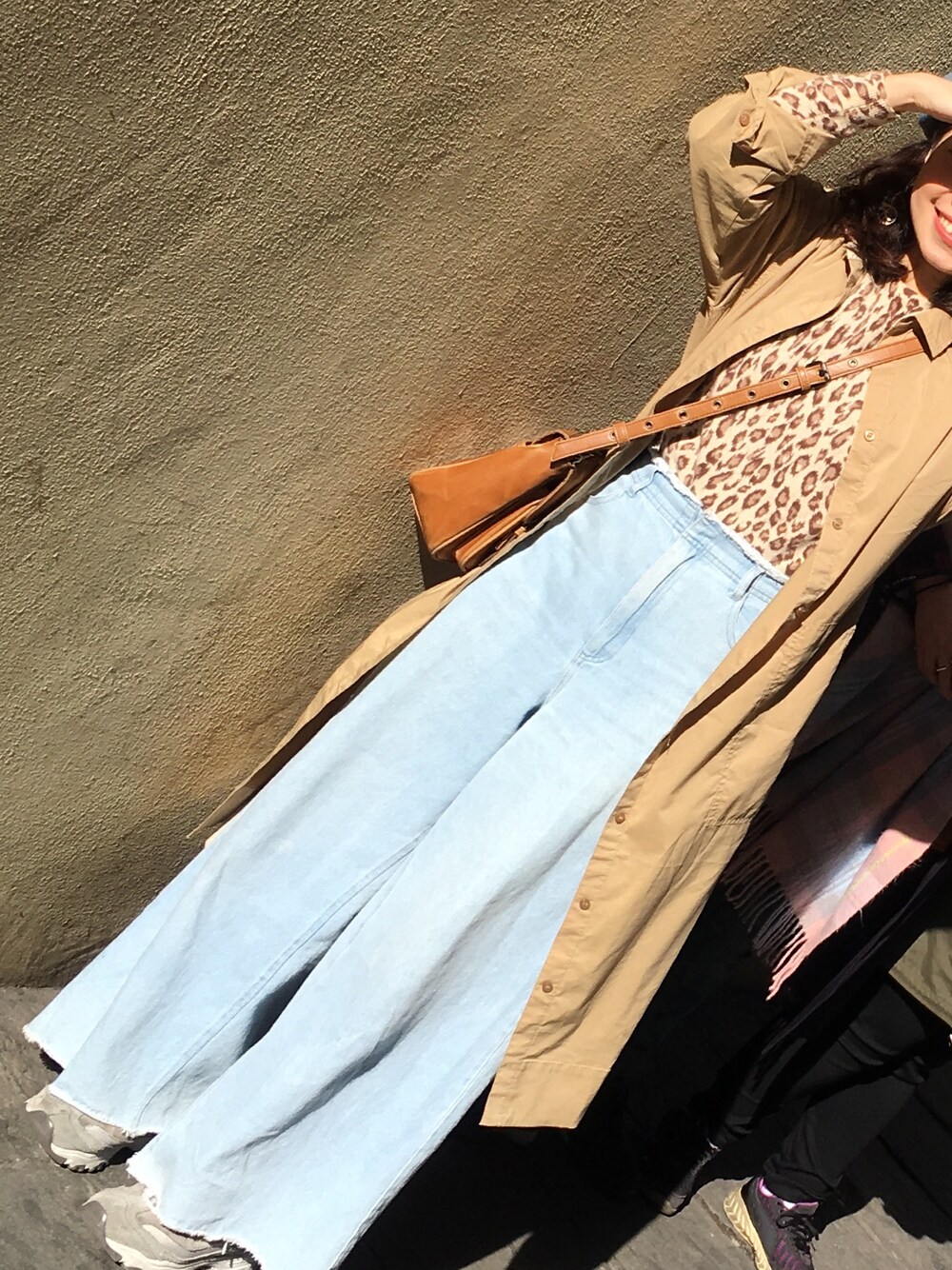 「春、イタリア」｜「LOWRYS FARMのアイテム（デニムパンツ、ブルー系）」を使った、文生さん（レディース・155cm）の春コーディネートの1枚目の写真
