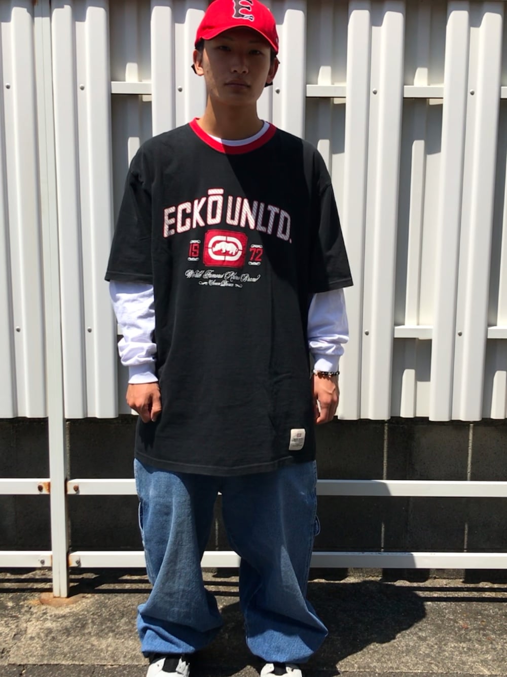 「ヒップホップ、ストリート、だぼだぼ」｜「ECKOのアイテム（キャップ、レッド系）」を使った、Does @DIGMOさん（メンズ・162cm）の春コーディネートの1枚目の写真