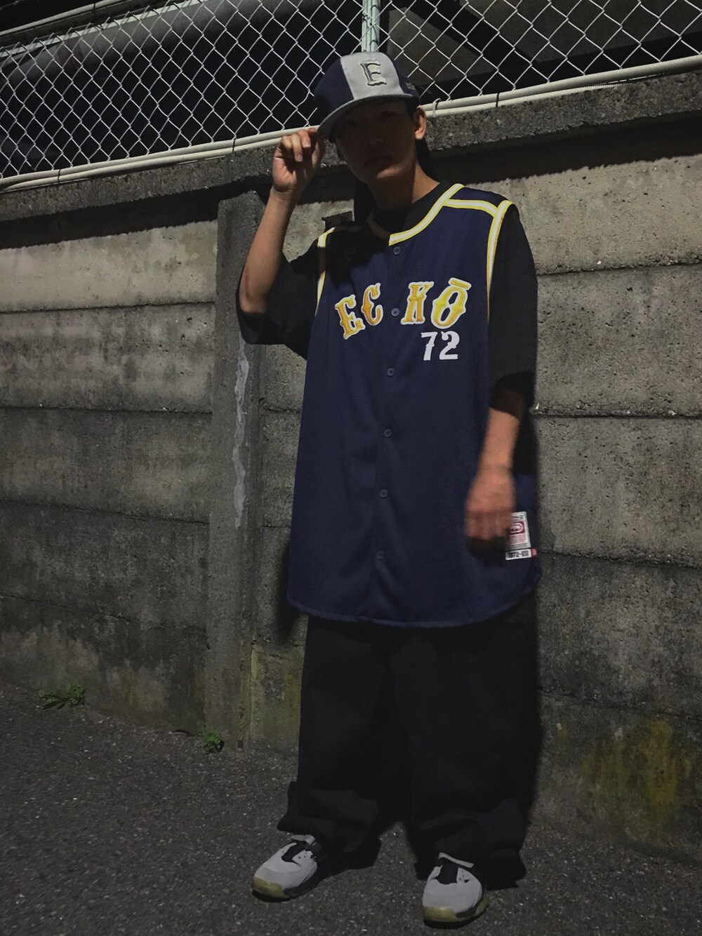 「ヒップホップ、だぼだぼ、ストリート、古着」｜「Levi'sの550 W42×L30（デニムパンツ、ブラック系）」を使った、Does @DIGMOさん（メンズ・162cm）の春コーディネートの1枚目の写真