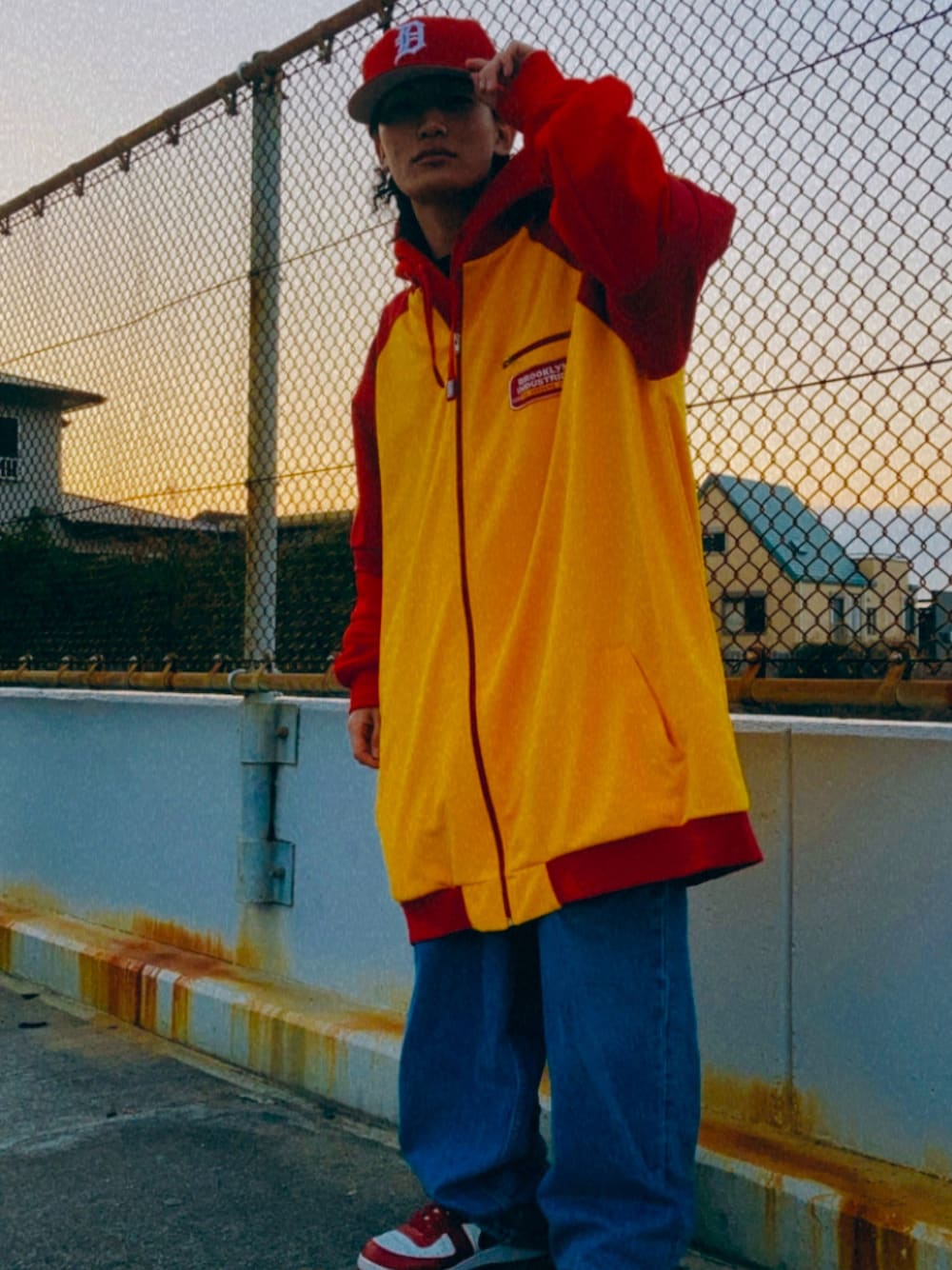 「冬コーデ、オーバーサイズ、古着MIX、低身長、ナイキ、ヒップホップ、Bboy、レッド、ラッパー」｜「PRO CLUB のアイテム（パーカー、レッド系）」を使った、Does @DIGMOさん（メンズ・162cm）の冬コーディネートの1枚目の写真