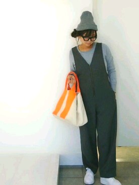 「RED CHOP WORKS（レッドチョップワークス）のアイテム（オールインワン・サロペット）」を使った、nさん（レディース・158cm）の冬コーディネート