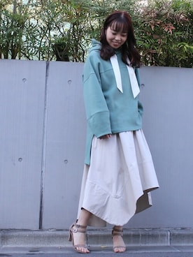 「DRWCYS（ドロシーズ）のアイテム（パーカー）」を使った、NARUMIさん（レディース・161cm）の冬コーディネート