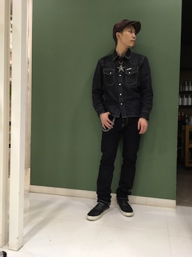 「GIVENCHY（ジバンシイ）のアイテム（スニーカー）」を使った、長野晃宏さん（メンズ・165cm）の秋コーディネート