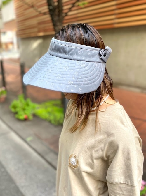 サンバイザーを使った人気ファッションコーディネート Puntosdecultura