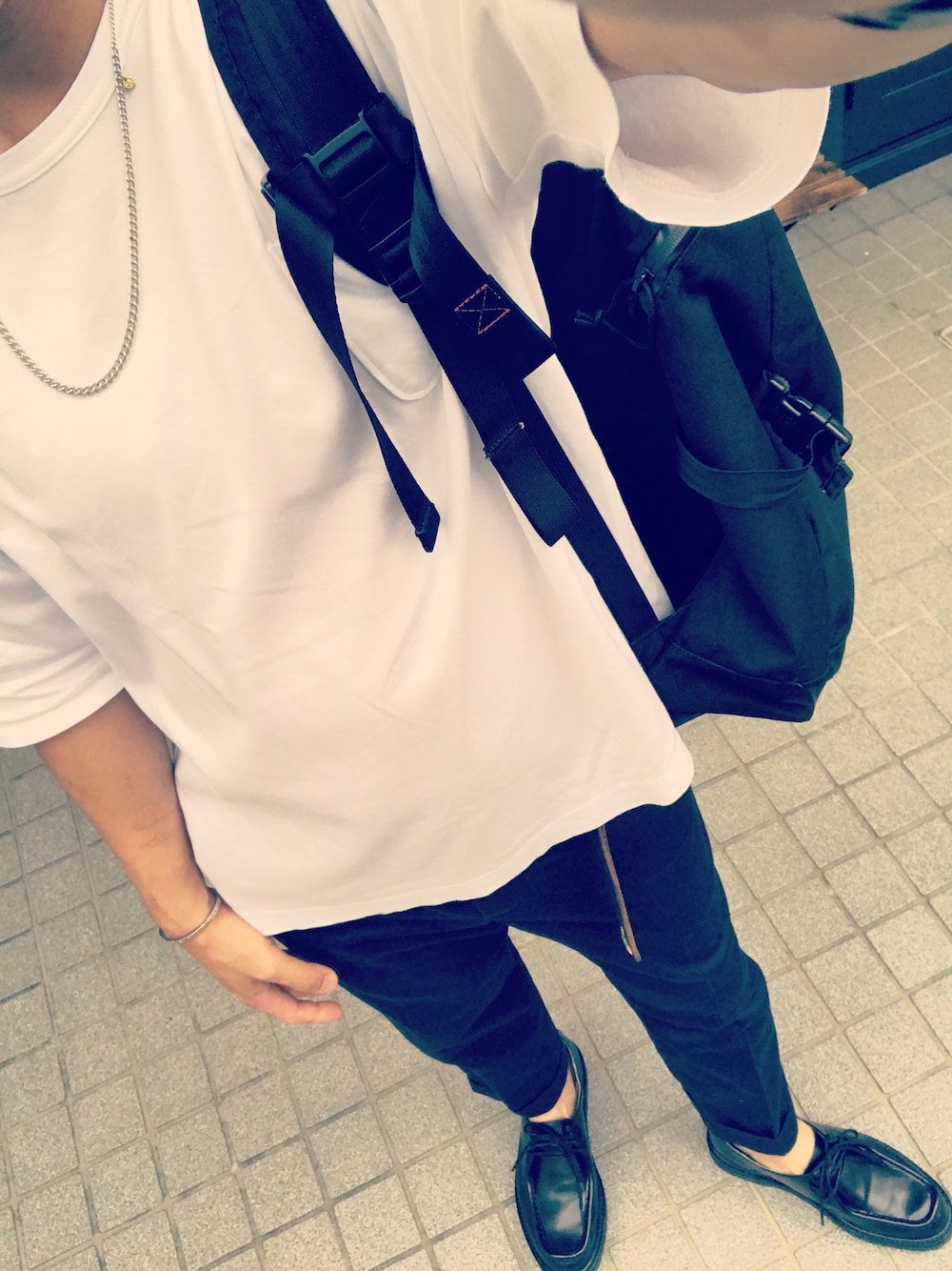 「夏コーデ、ビッグT、ビッグシルエット、白Tシャツ、モノトーン、キレイめ」｜「VOTE MAKE NEW CLOTHESの【別注】 ＜VOTE MAKE NEW CLOTHES＞ ∴ STANDARD TEE/Tシャツ（Tシャツ/カットソー、ホワイト系）」を使った、yukkiiさん（メンズ・170cm）の夏コーディネートの1枚目の写真