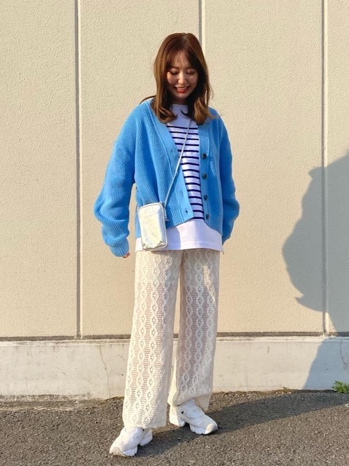 木下 遥さんのポーチ「レザー ジップスリム ウォレットショルダー(BEAUTY&YOUTH UNITED ARROWS|ビューティーアンドユースユナイテッドアローズ)」を使ったコーディネート