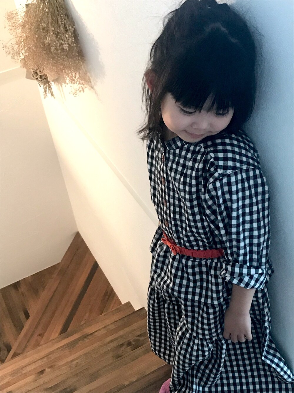 「AIMABLEのアイテム（ワンピース、ブラック系）」を使った、aoさん（キッズ・120cm）の秋コーディネートの1枚目の写真