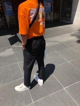 ユニークオレンジシャツ コーデ メンズ ファッショントレンドについて
