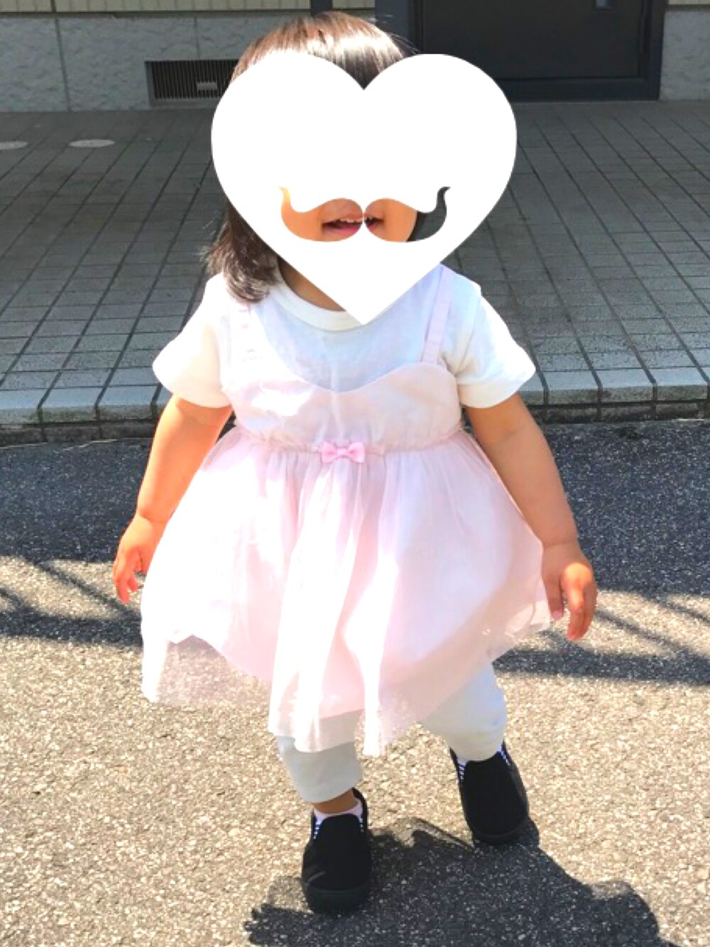 「チュールスカート、チュールワンピ、ピンク、アプレレクール、スリッポン、ブラック」｜「apres les coursのアイテム（ワンピース、ピンク系）」を使った、reeさん（キッズ・80cm）の春コーディネートの1枚目の写真