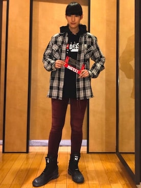 「DIESEL（ディーゼル）のアイテム（シャツ/ブラウス）」を使った、yu-kiさん（レディース・171cm）の秋コーディネート