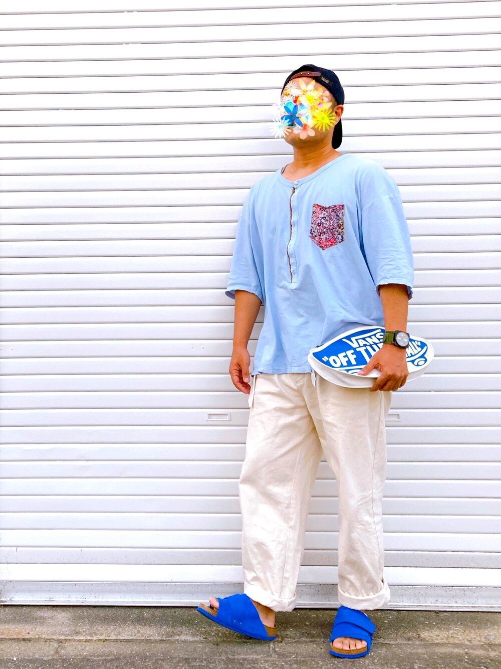 「シンプルコーデ、ブルーコーデ、スラックス、ホワイトデニム、キャップ、Enharmonic TAVERN、CA4LA、bell&ross」｜「Enharmonic TAVERNのアイテム（Tシャツ/カットソー、ブルー系）」を使った、Takさん（メンズ・171cm）の春コーディネートの1枚目の写真