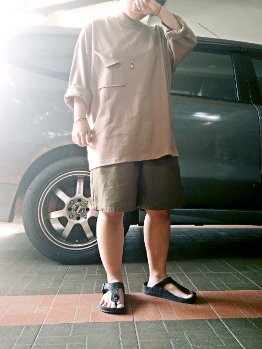 「奶茶色、大地色」｜「YELLOWLIN ROOMのアイテム（Tシャツ/カットソー、ブラウン系）」を使った、MEATさん（レディース・141cm）の秋コーディネートの1枚目の写真