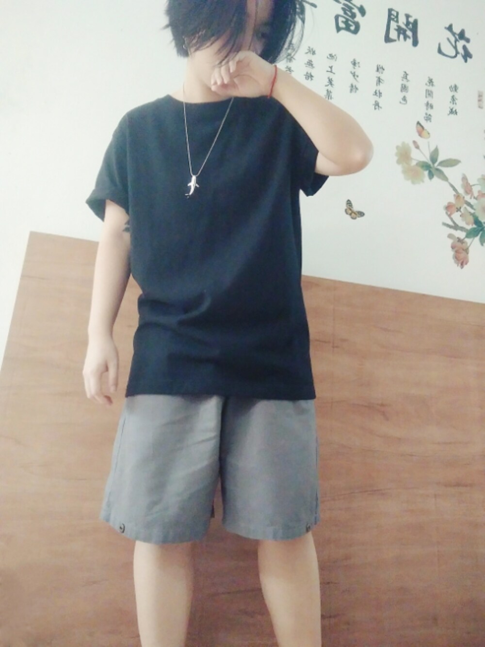 「black」｜「no brandのアイテム（Tシャツ/カットソー、ブラック系）」を使った、MEATさん（レディース・141cm）の秋コーディネートの1枚目の写真