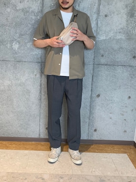 「PUBLIC TOKYO（パブリックトウキョウ）のトロウールテーパードスラックス（スラックス）」を使った、塚原 寿雄さん（メンズ・181cm）の夏コーディネート