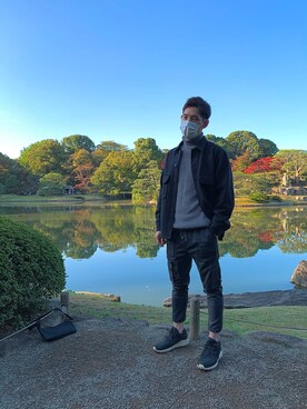 「UNIQLO（ユニクロ）のアイテム（シャツ/ブラウス、ブラック系）」を使った、Wu さん（メンズ・180cm）の秋コーディネート