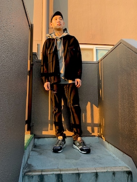「UNIQLO（ユニクロ）のアイテム（シャツ/ブラウス、ブラック系）」を使った、Wu さん（メンズ・180cm）の秋コーディネート