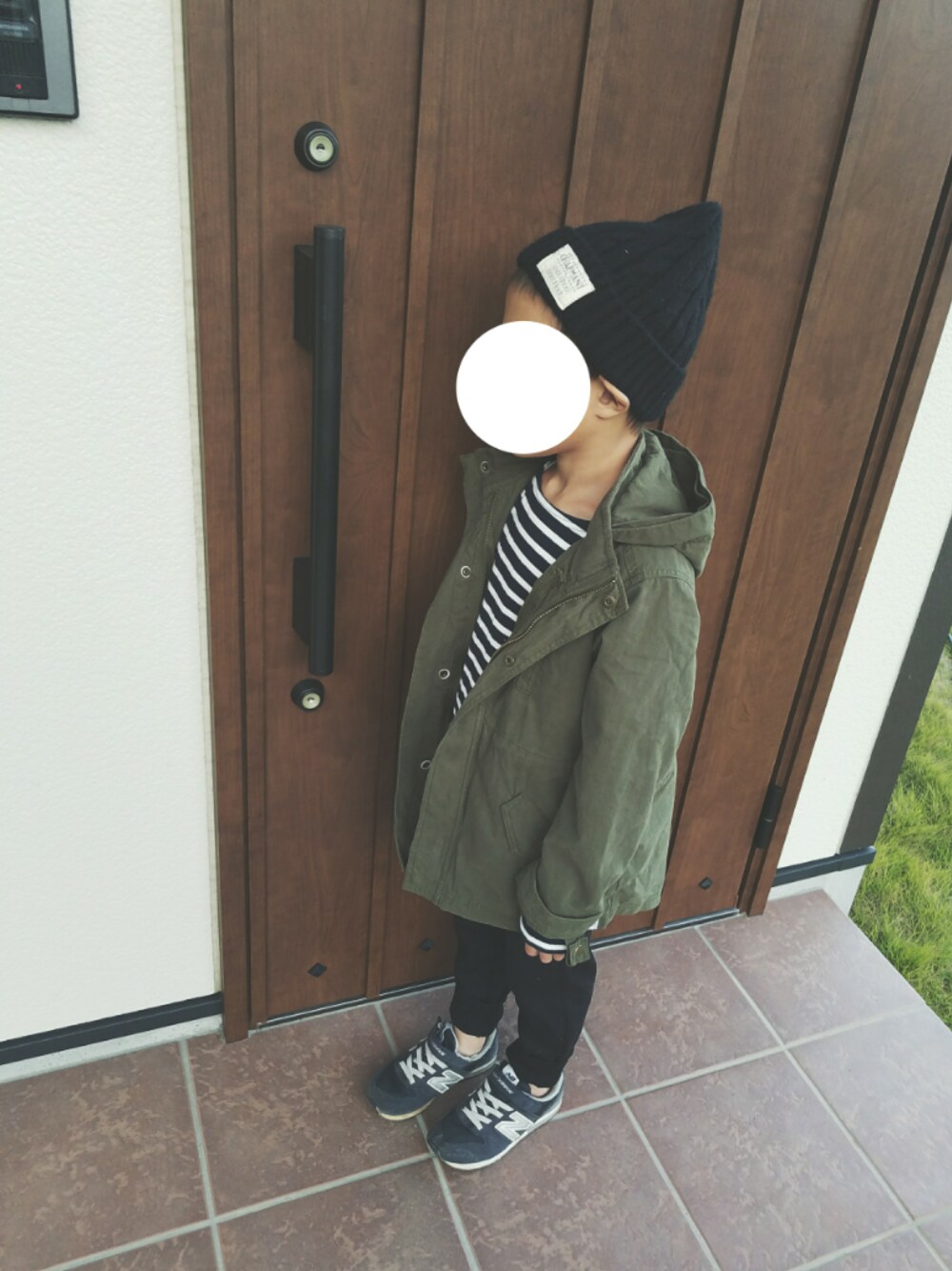 「男の子、秋コーデ、シンプル、ニット帽」｜「B:MING by BEAMSのビーミング by ビームス / 5WAY M-51 17AW（モッズコート、グリーン系）」を使った、yiさん（キッズ・125cm）の秋コーディネートの1枚目の写真